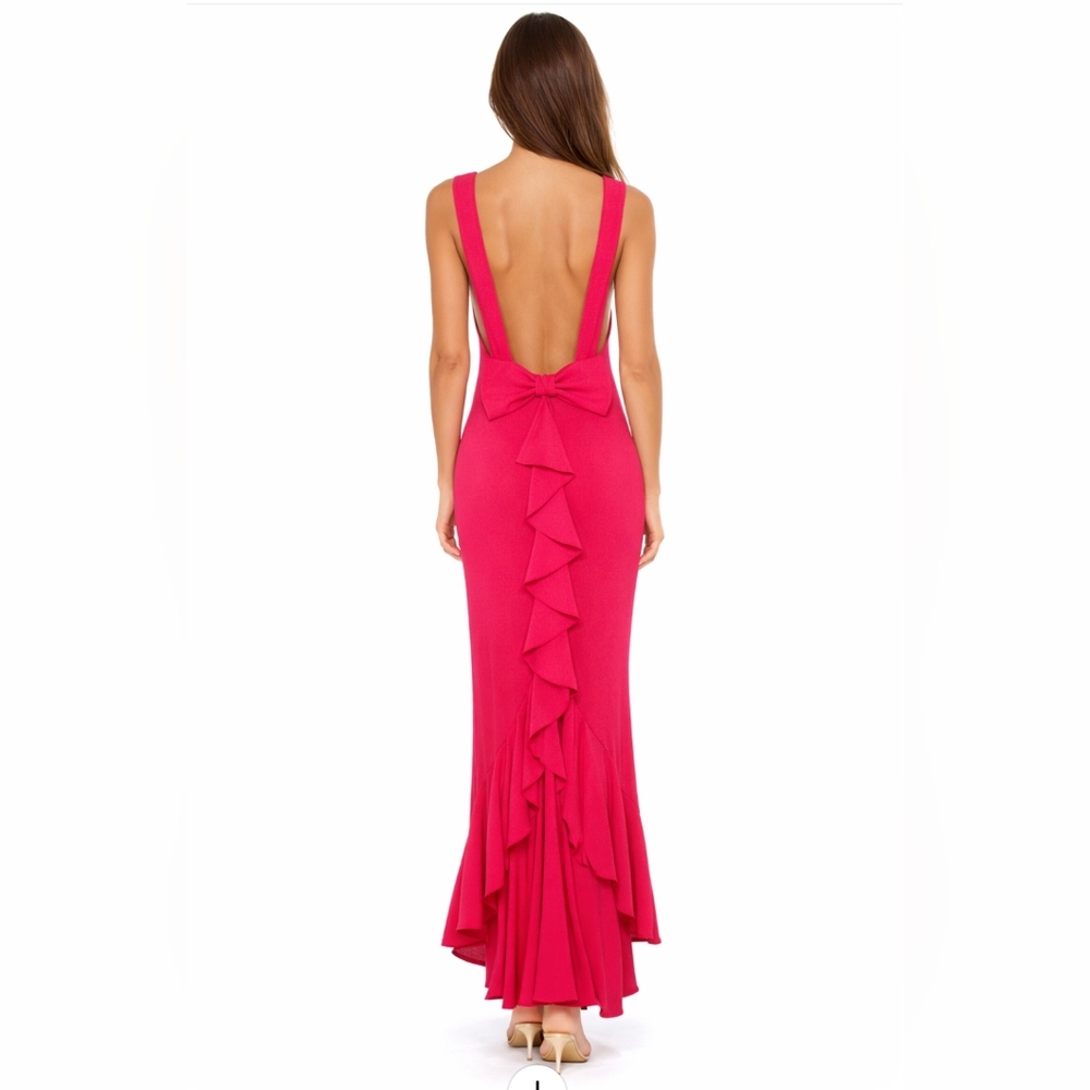 SHESHOW such a beautiful red floor length gown, open back, size small